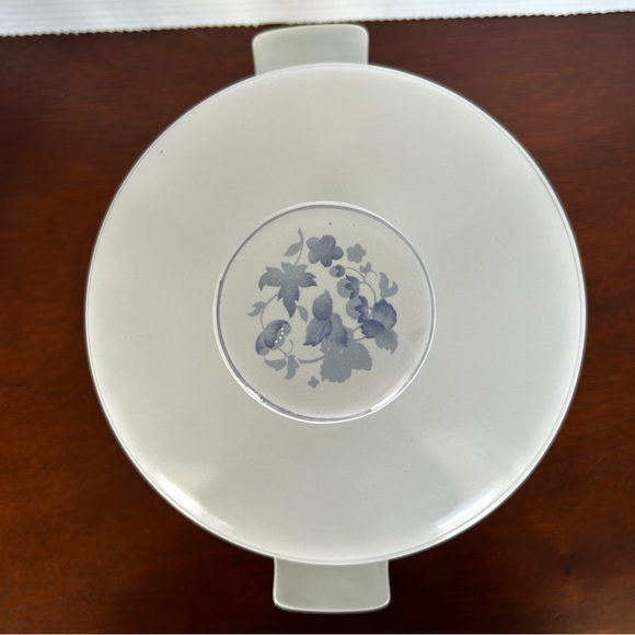 Vintage Royal Doulton Lambeth Stoneware "Shadow Play" Casserole with Lid England - Picture 5 of 10